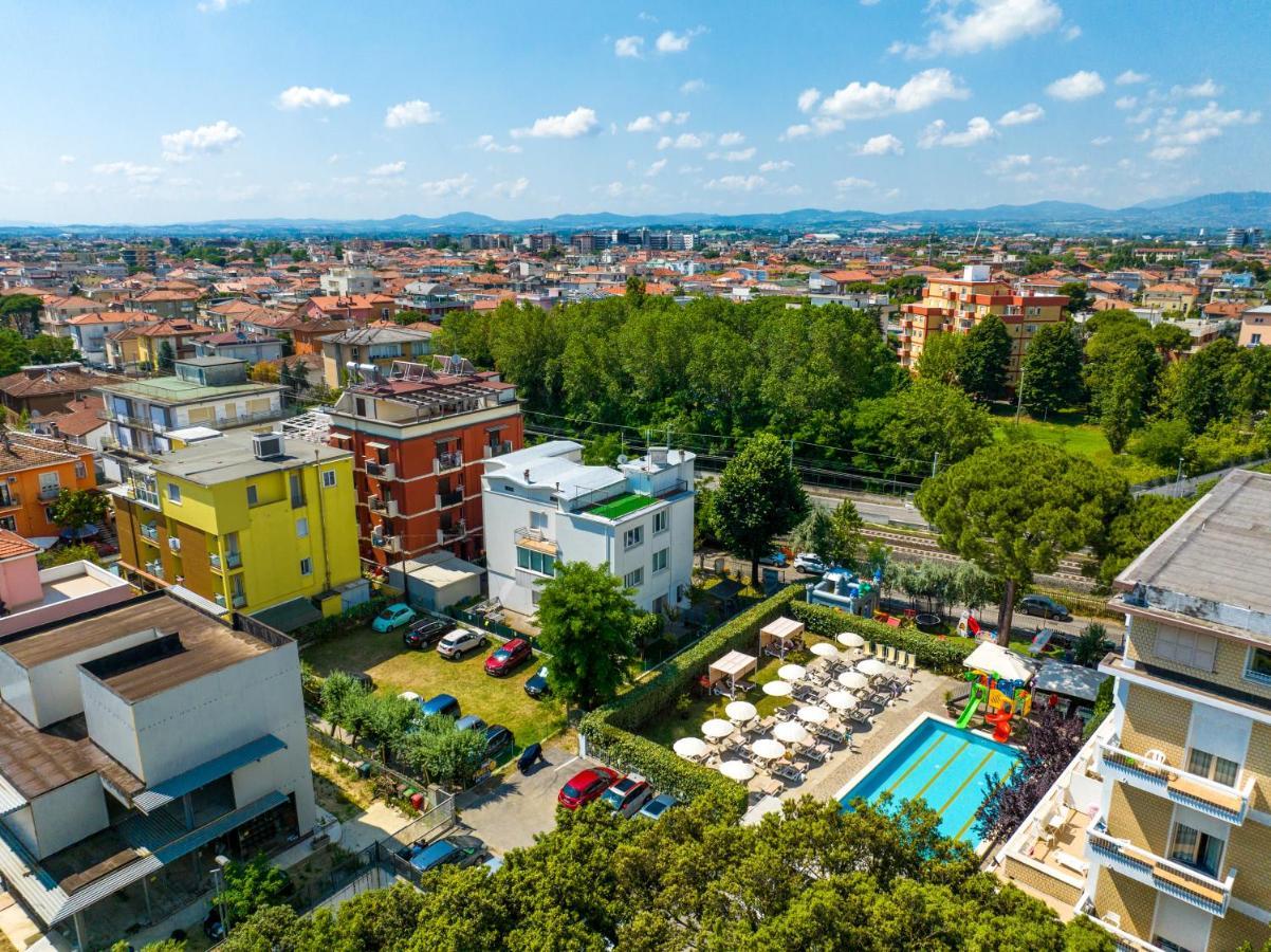 Lotus Hotel All Inclusive & Spiaggia Rimini Kültér fotó