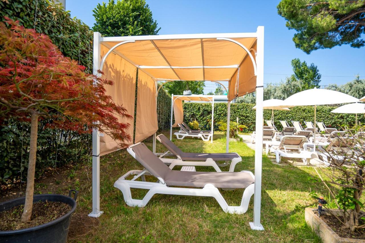 Lotus Hotel All Inclusive & Spiaggia Rimini Kültér fotó