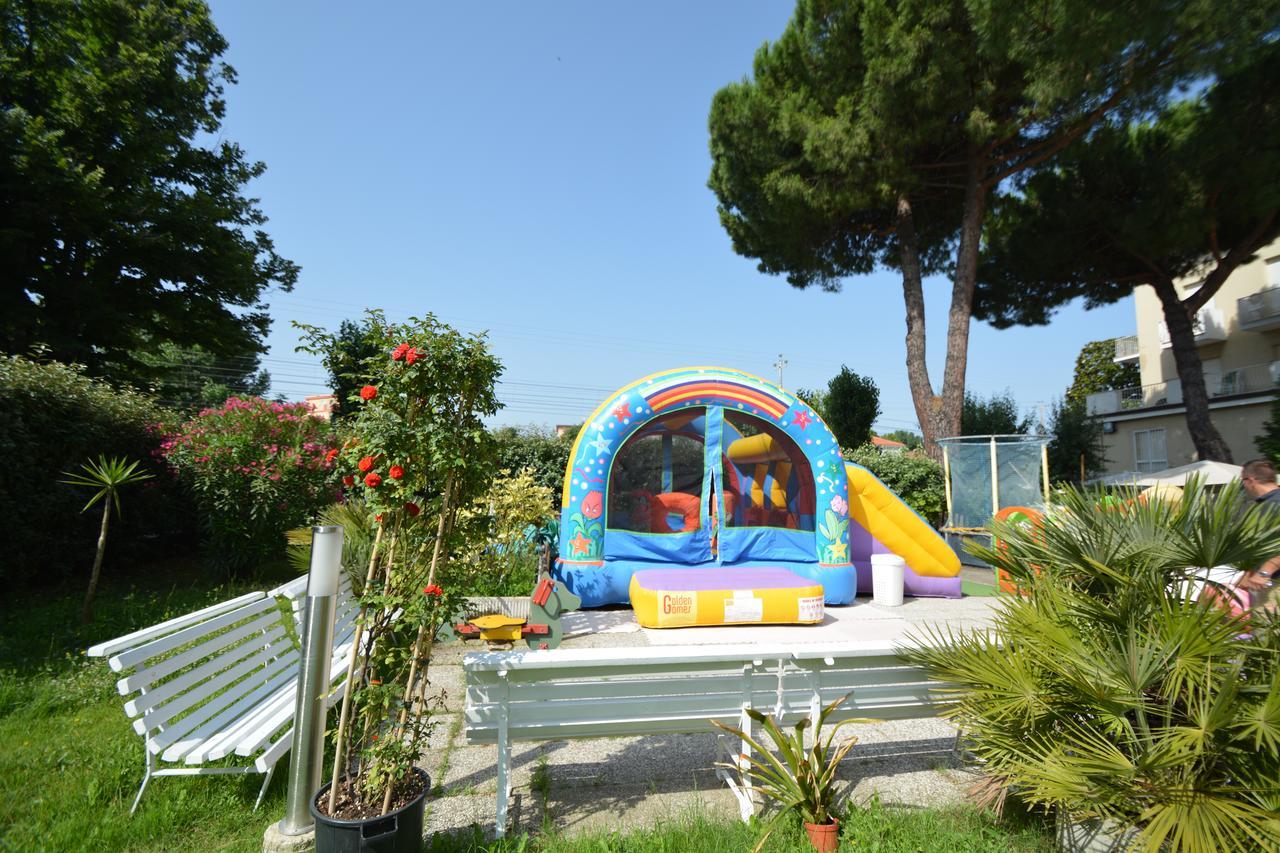 Lotus Hotel All Inclusive & Spiaggia Rimini Kültér fotó